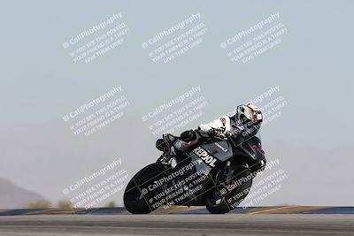 media/Dec-01-2025-Moto Forza (Mon) [[2daa91e15f]]/2-Intermediate Group/Session 2 Turn 9 Entry/